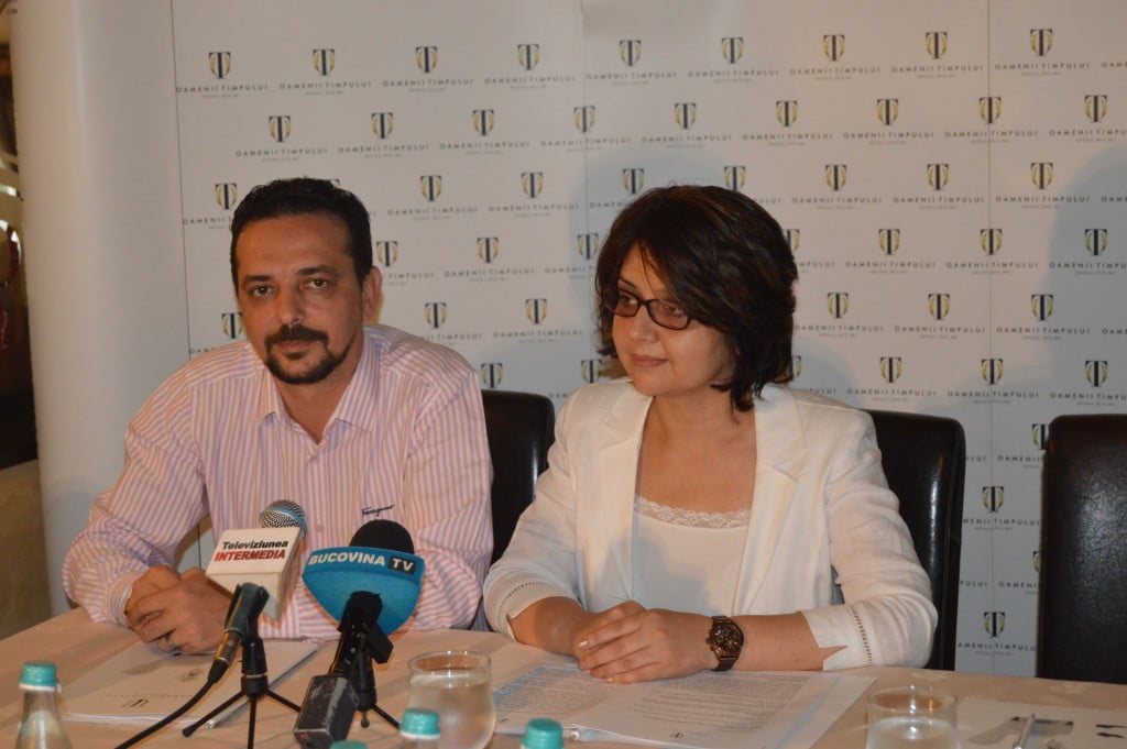 Daniel Sandru, Adriana Nazarciuc