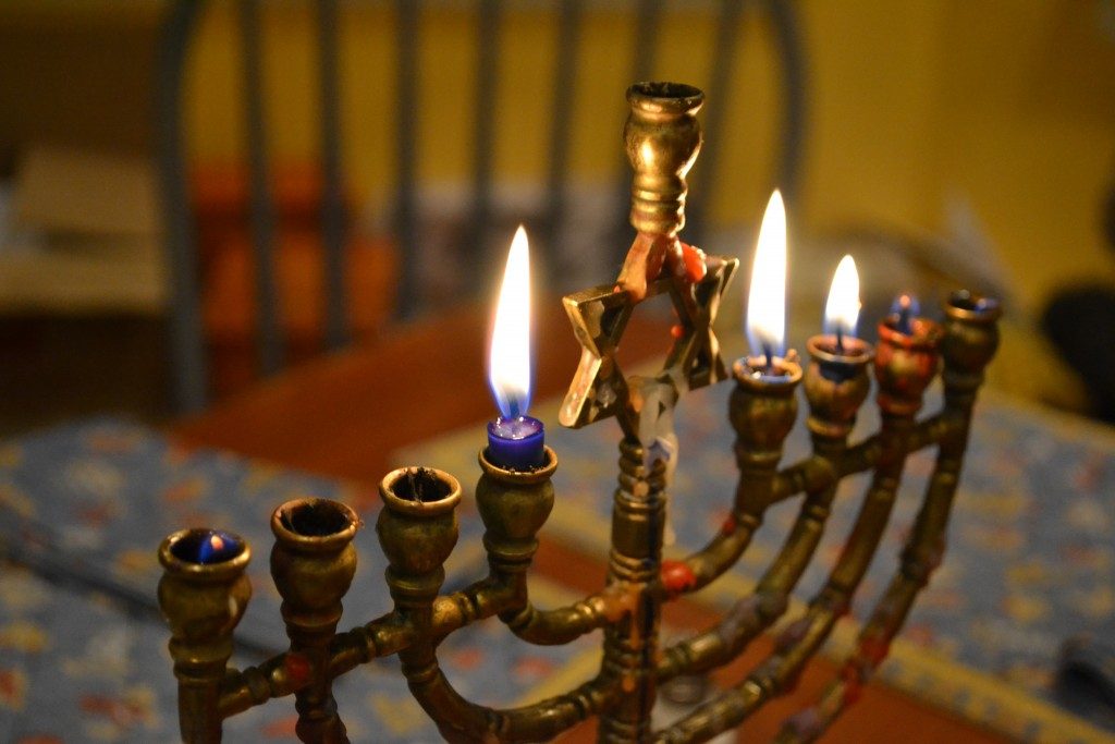 hanuka menorah