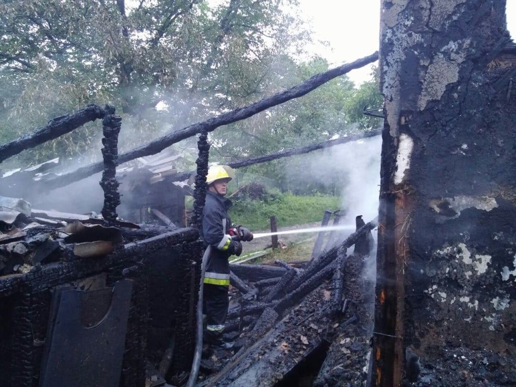 incendiu Dragoiesti noaptea, pompieri (33)