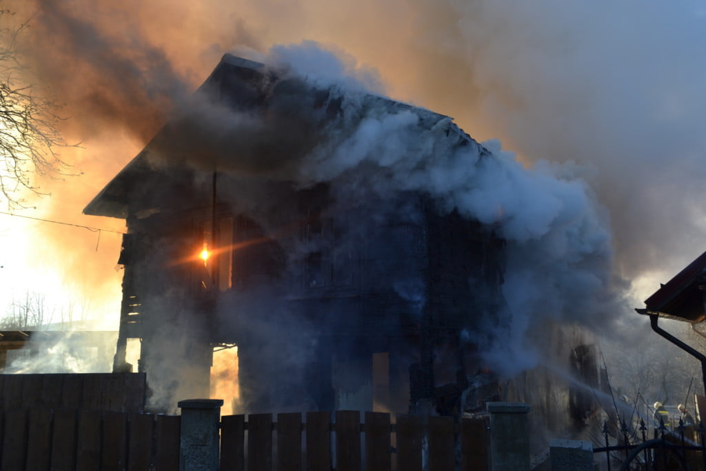 pompieri-incendiu-dragoiesti-4