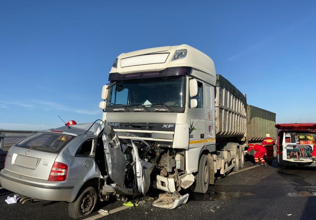 https://www.newsbucovina.ro/wp-content/uploads/2019/12/accident-camion-centur%C4%83-4.jpeg