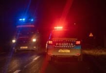 Accident noaptea în Arbore: un tânăr băut și fără permis a lovit un copac. Doi pasageri au fost răniți