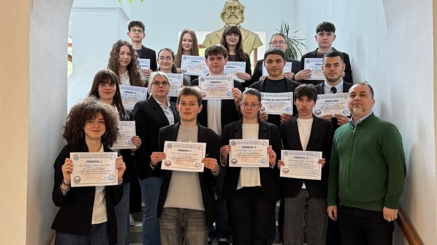 Colegiul Național „Eudoxiu Hurmuzachi” Rădăuți, loc de frunte la concursul național „Chimia – Artă între Științe”